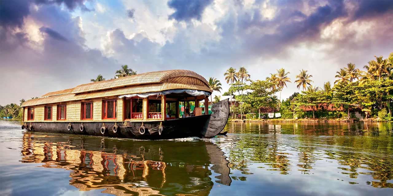 kerala tourism places in hindi