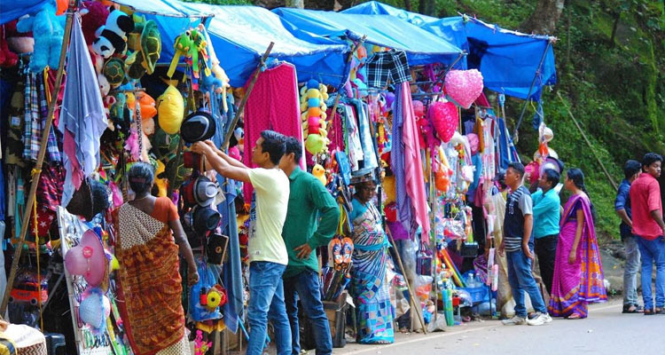 Shopping in Athirappilly