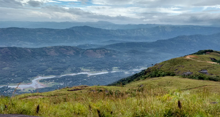 Ilaveezhapoonchira