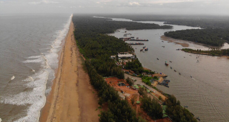 Padinjarekkara Beach