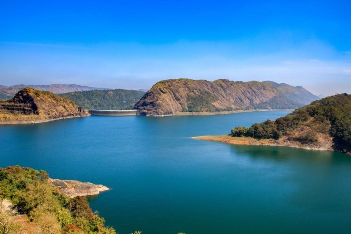 Idukki Dam (Entry Fee, Timings, History, Built by, Images & Location)